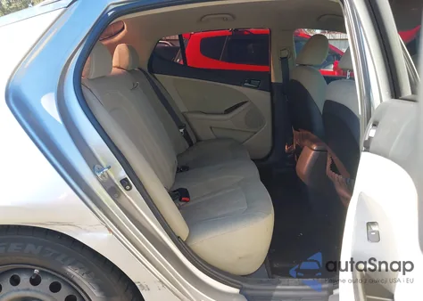 2011 Kia Optima Lx z USA, uszkodzony, nr VIN KNAGM4A73B5081097